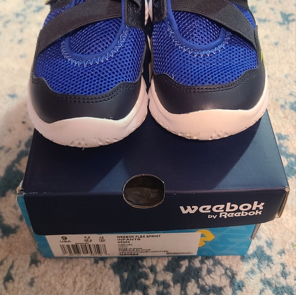 Weebok by Reebox Toddler sneakers - Picture 2 of 4